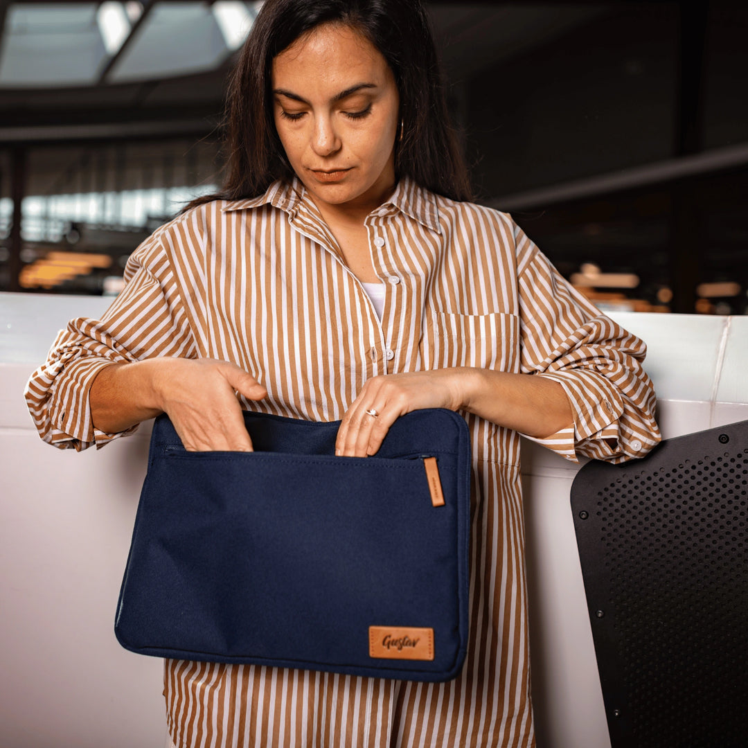 Flow Laptop Sleeve and Bag