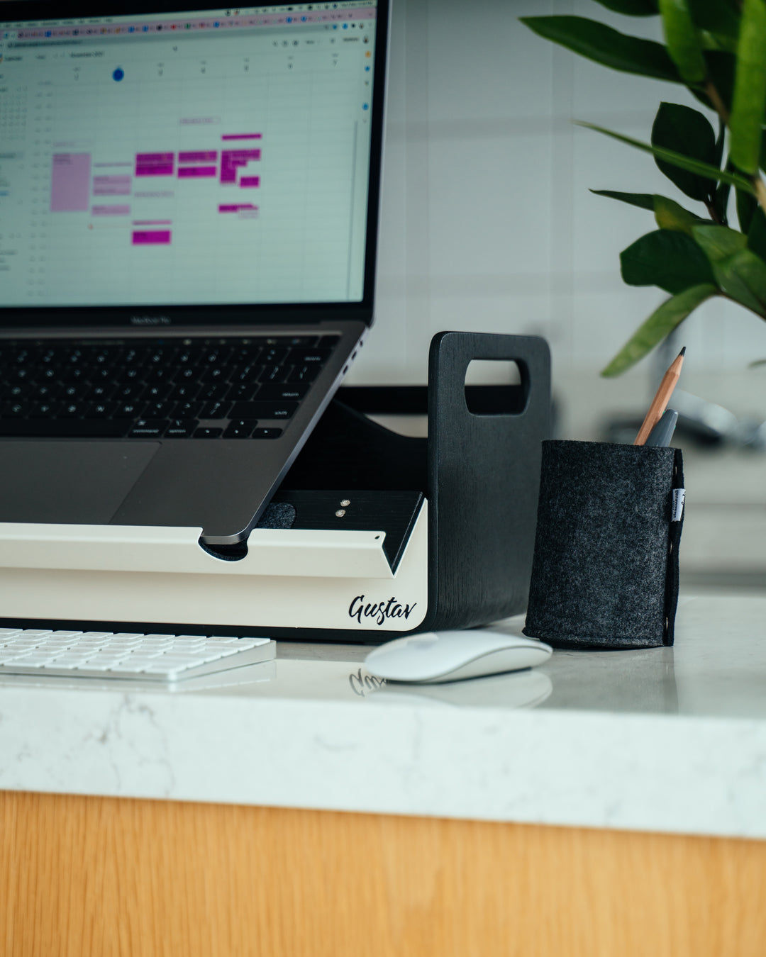 Gustav Original Black - Desk Organizer og Laptop Stand