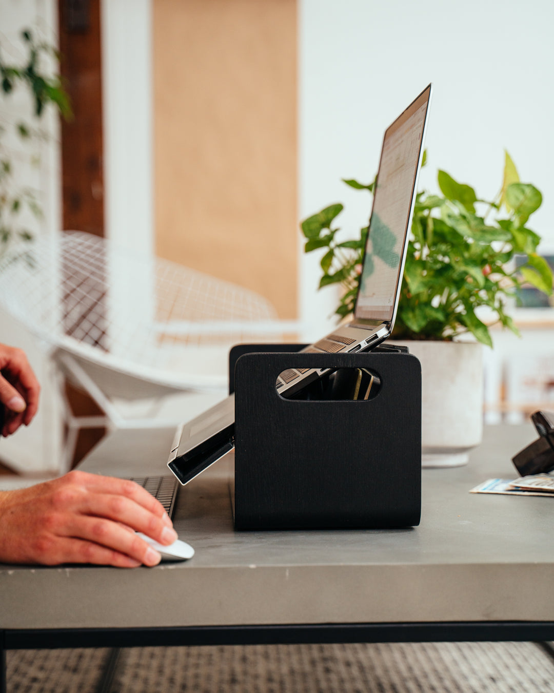 Gustav Original Black - Desk Organizer og Laptop Stand